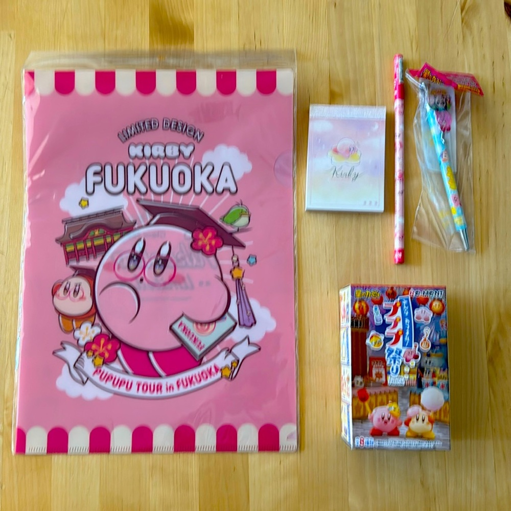 Kirby stationery set with plastic file folders, pen, colored pencil, Re-Ment box